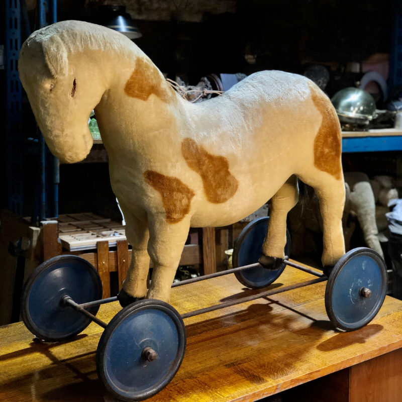 steiff horse on wheels