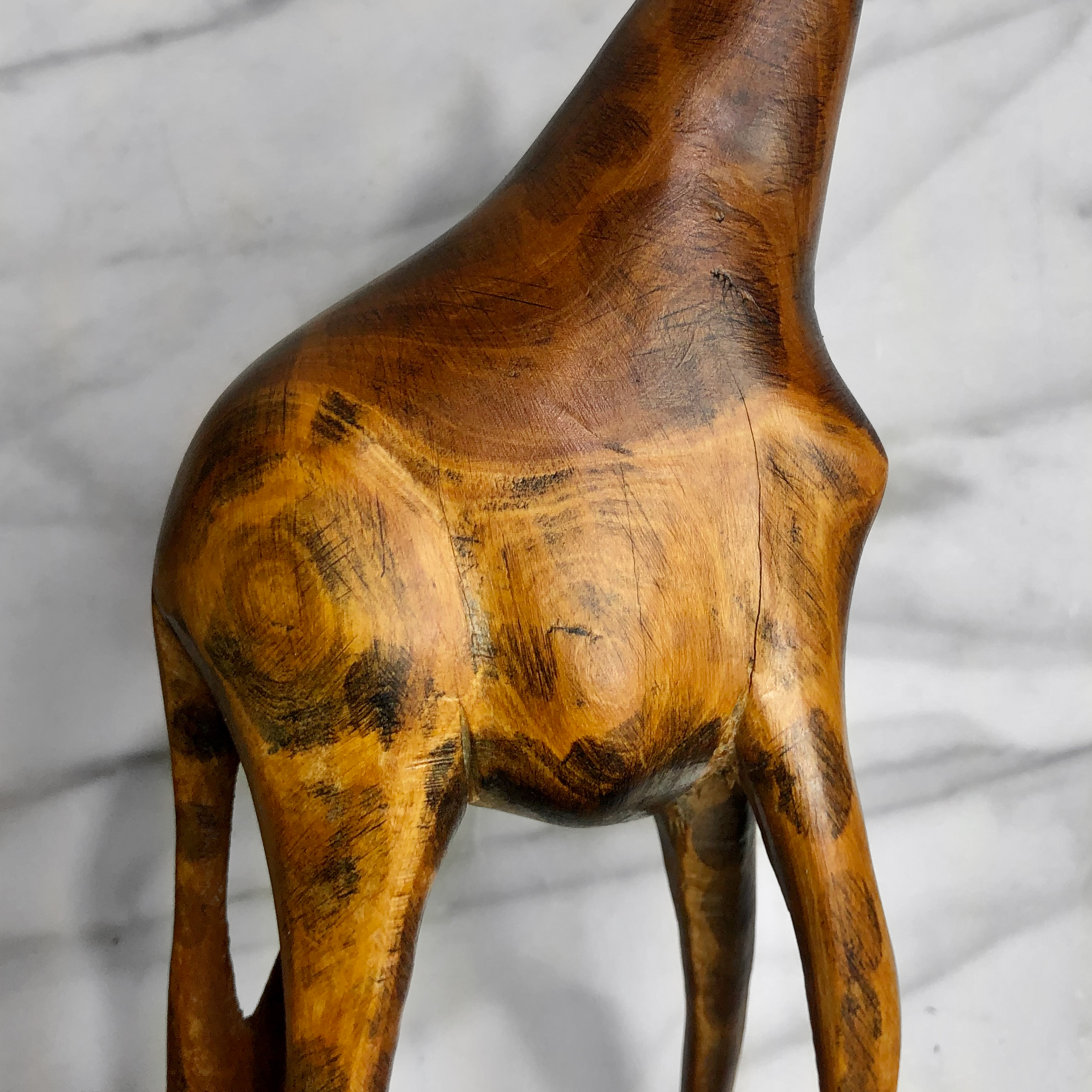 giraffe wooden statue