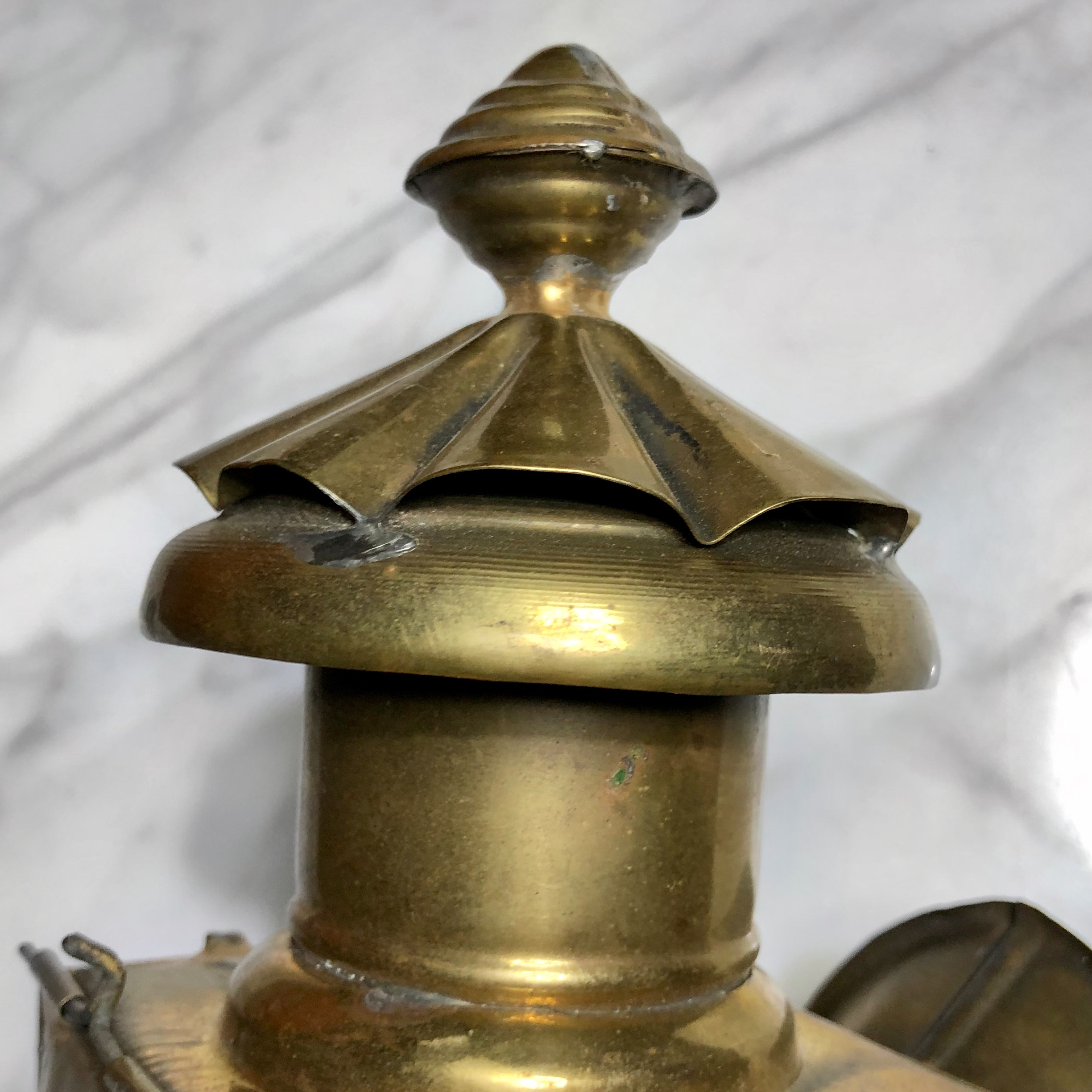 Antique Traditional Brass Carriage Lantern Oil Coach Light Scranton Antiques 3577