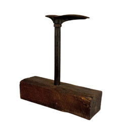 Antique English Cobblers Cast Iron Anvil Stand - 17"